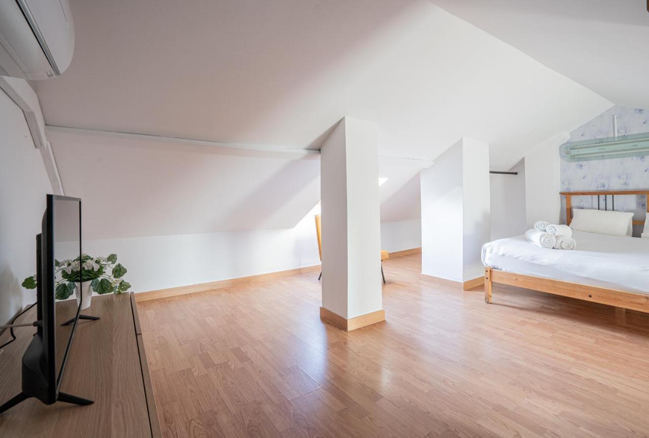 Stay U-Nique Apartment Alonso Benitez Malaga Bagian luar foto